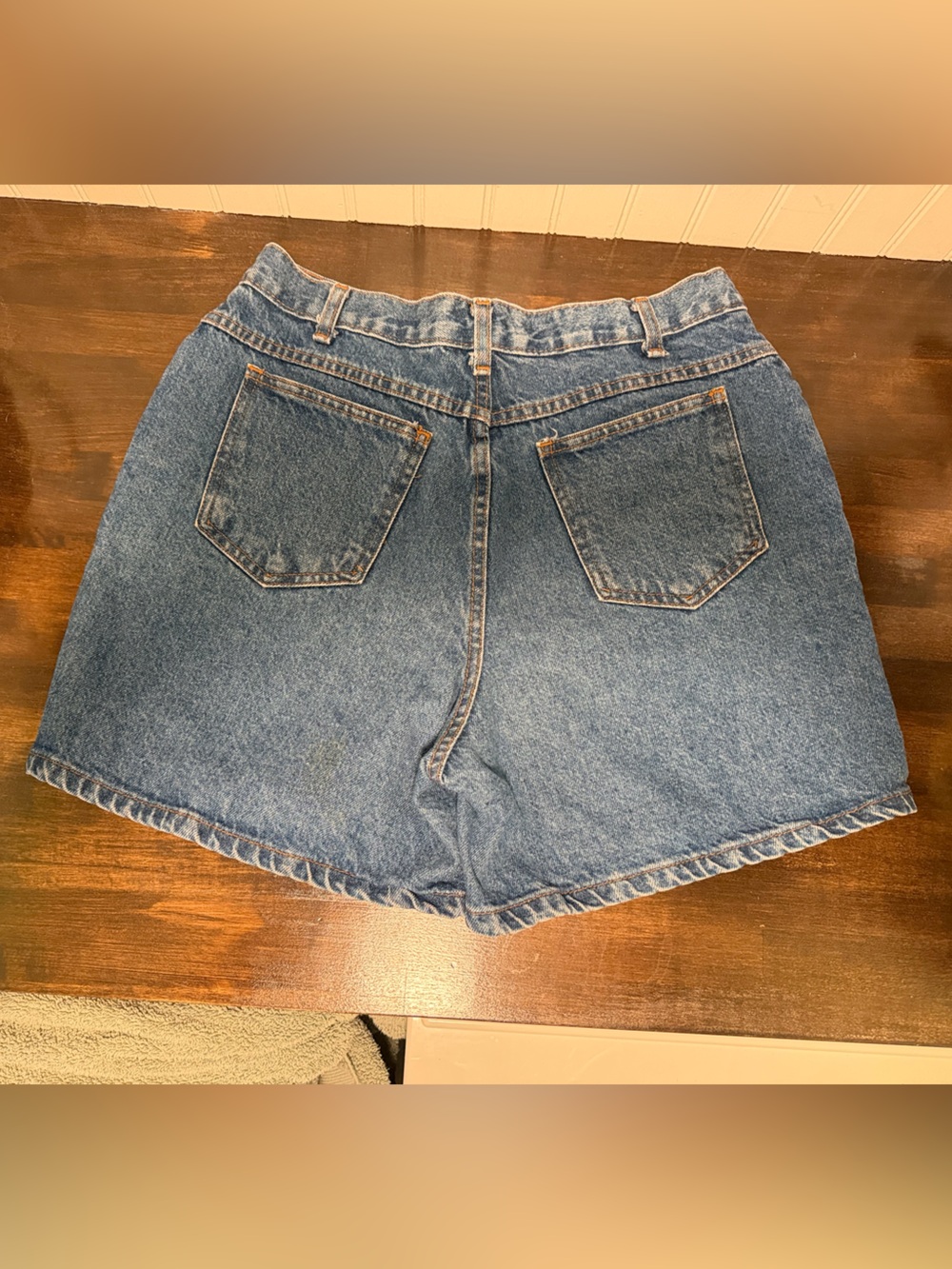 Vintage LA Blues shorts. Button up. High waist. Denim jean shorts - Picture 5 of 6